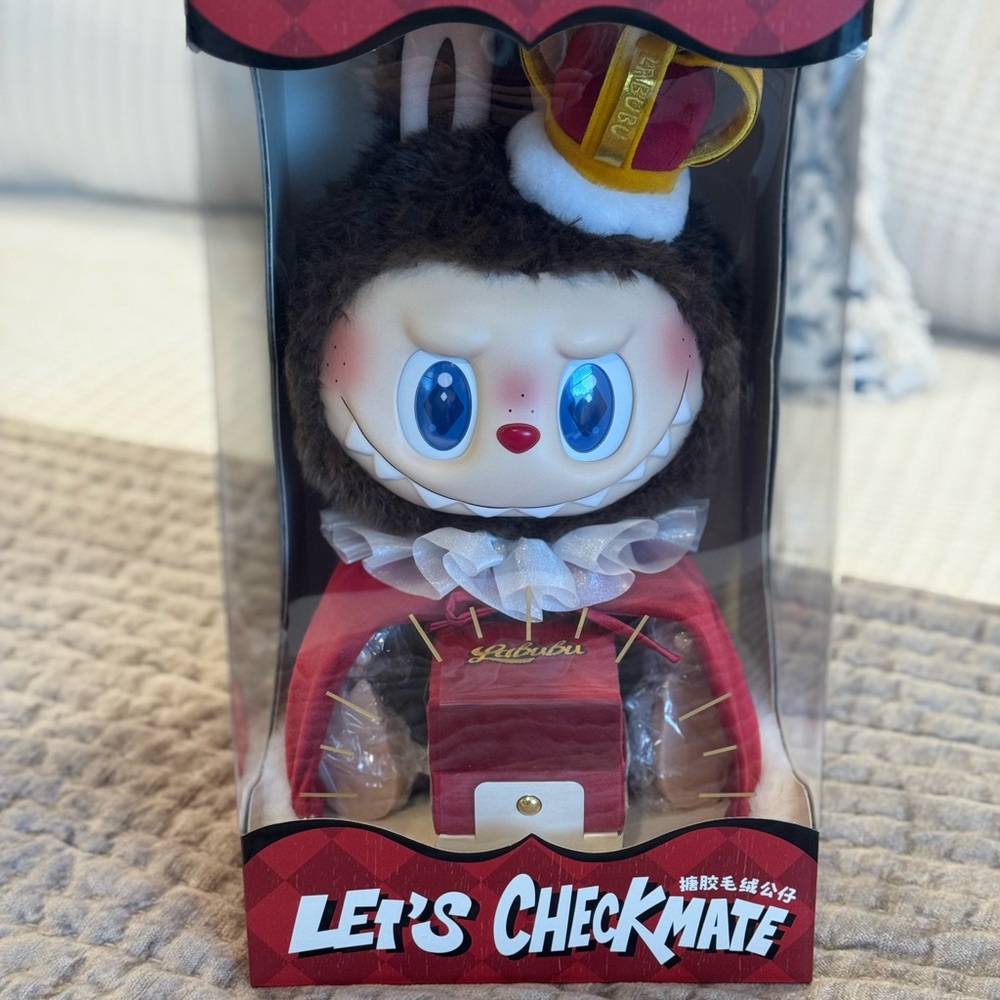 KING LABUBU !!!!!! Let's Checkmate Figure 15” LARGE NEW IN BOX